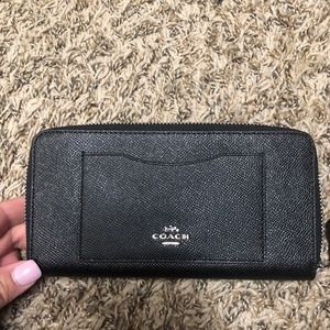 NWT Coach Accordion zip wallet